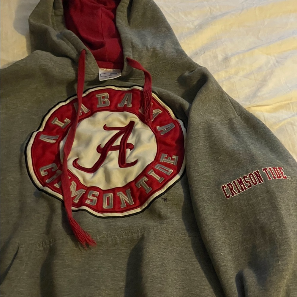 Dark grey crimson tide hoodie: stylish and comfy. Size: medium.